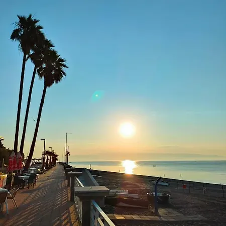 Casa Vacanze A Due Passi Dal Mare Lägenhet Furci Siculo