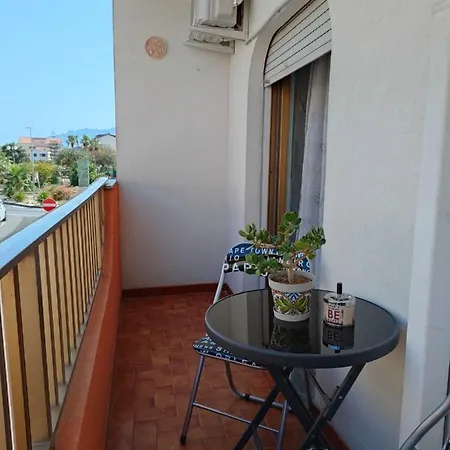 Casa Vacanze A Due Passi Dal Mare Lägenhet