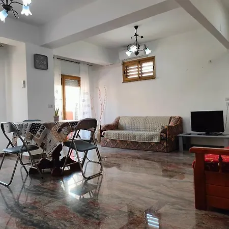 Casa Vacanze A Due Passi Dal Mare Lägenhet Furci Siculo