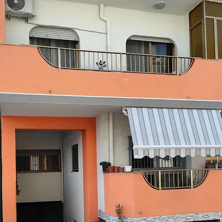 Lägenhet Casa Vacanze A Due Passi Dal Mare Furci Siculo